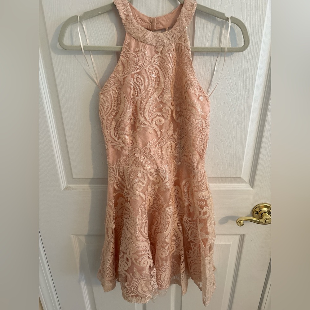 Windsor Lace Detail Dress in Soft Pink